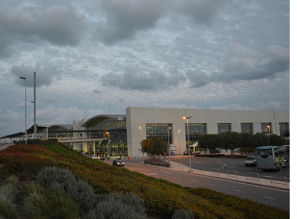 Larnaca International Airport 2.jpg