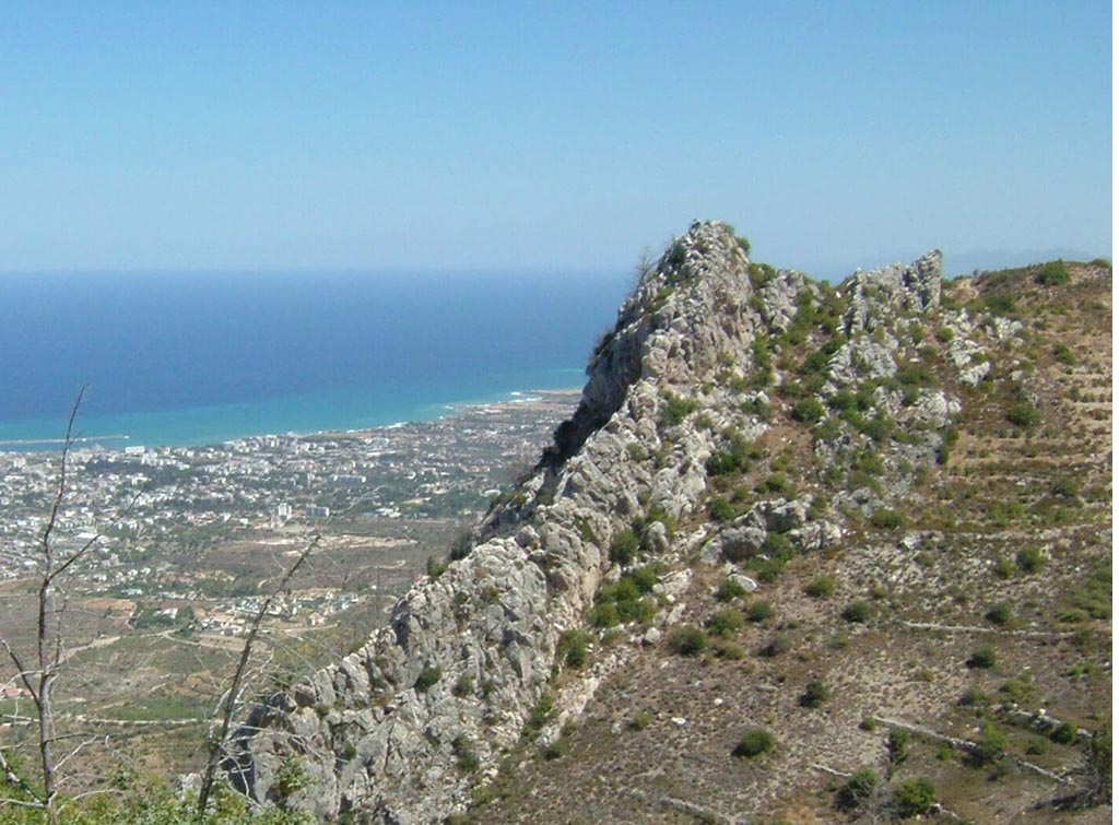 Girne St Hilarion.jpg